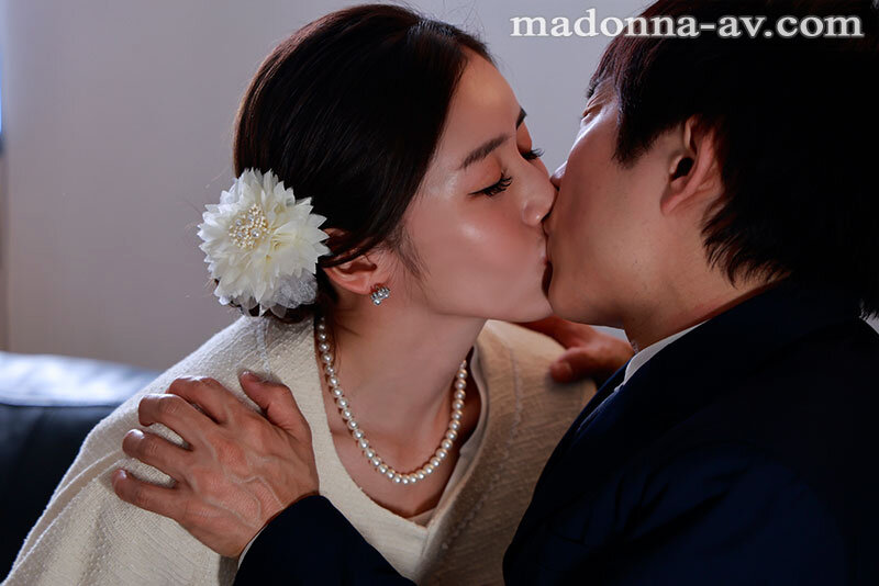 ＜熟女＞ 卒業式の後に…大人になった君へ義母からの贈り物―。 宮下華奈...