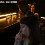 ＜熟女＞ ハプニングバー人妻NTR 「あなたのためよ…」と言っていた妻がいつしか群がる男たちに夢中になっていた。 古東まりこ 野上しおり 【FANZA】