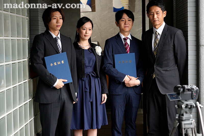 ＜熟女＞ 息子の友人ともう5年間、セフレ関係を続けていますー。 年下の...