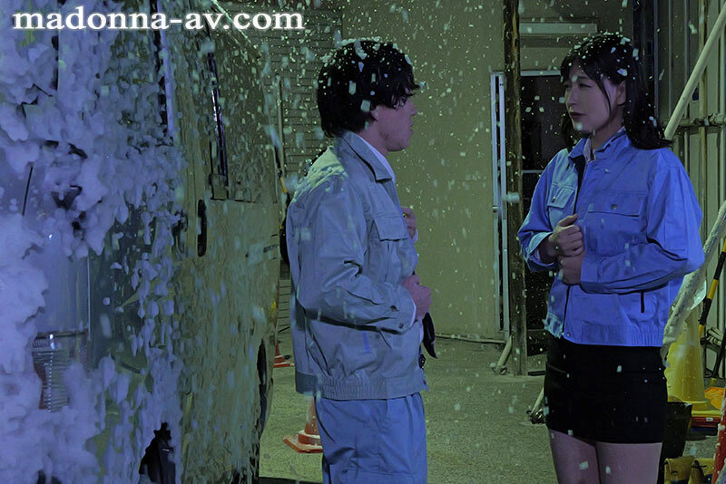 ＜熟女＞ 「私が温めてあげる」 電気さえも止められた雪降る夜 互いの温...