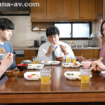 ＜熟女＞ 家族皆が巣立った実家で、 母と過ごす近親相姦の日々―。 吉瀬葵 【FANZA】