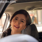 ＜熟女＞ 塾帰りに迎えにくるのは友人のお母さん 木下凛々子 【FANZA】