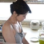 ＜熟女＞ 真夏に無防備な姿を晒す義母と、汗だく中出し同居生活―。 松嶋保奈美 【FANZA】