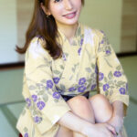 ＜熟女＞ いつでもどこでも人妻オナホ したがり温泉旅行 足立友梨 【FANZA】