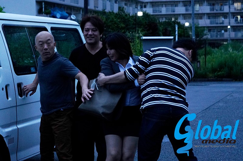 ＜熟女＞ 人妻捕鯨船 水着の四十路美熟女 大量潮吹きドキュメント 【F...