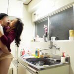 ＜熟女＞ 「おばさんでも抱いてくれる？」 近所のエロい人妻に種付けした話し。 【FANZA】