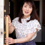 ＜熟女＞ AVで息子とヤッちゃったアノ美人ママの自宅を14年ぶりに訪問 美人ママ相川さんのシン近親相姦生活2026 【FANZA】