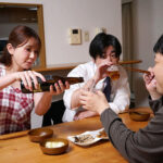 ＜熟女＞ 無職で堕落したナマポ暮らしを送る典型的ダメ人間の俺がマジメに働いてちゃんと納税してる 勤労者な友達の自慢の美人嫁ちゃんを巨根をぶちこみメロメロにさせて寝取ってやった胸糞話 波多野結衣 【FANZA】