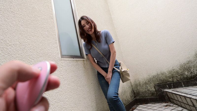 ＜熟女＞ 爆乳性処理便利な女と生中出しデート 葉月保奈美 【FANZA...