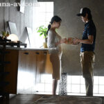 ＜熟女＞ 配達指定NTR ※午前着※にしているのにいつも妻しか居ない午後に宅配業者はやって来て…。 浜辺栞帆 【FANZA】