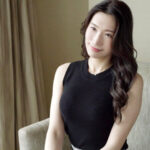 ＜熟女＞ 人妻の花びらめくり 小谷舞花 【FANZA】