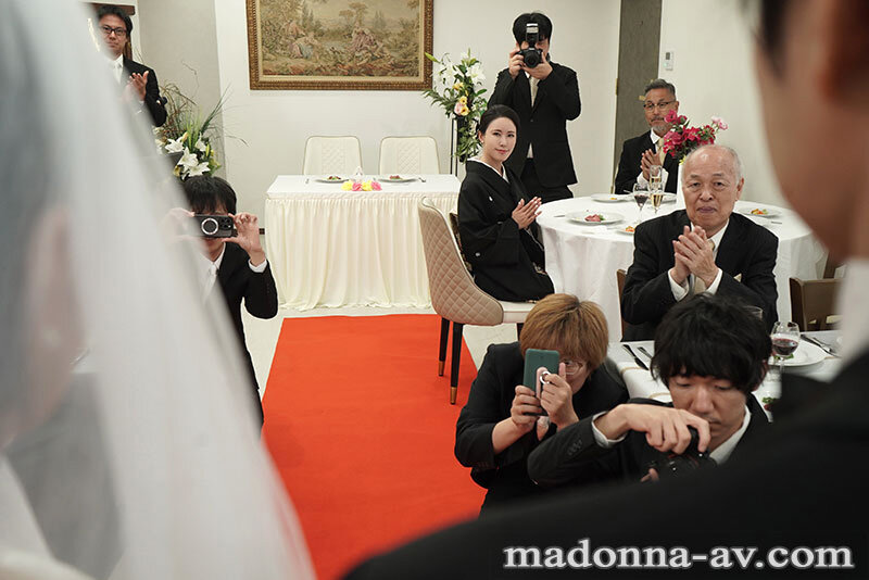 ＜熟女＞ 娘の幸せを見届けながら…。披露宴で娘婿に犯●れた母 水野優香...