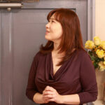 ＜熟女＞ アパートの隣に住むムッチリすけべな五十路妻 久宝ななえ 【FANZA】