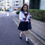 ＜熟女＞ セーラー服熟女失禁羞恥 よしい美希 【FANZA】