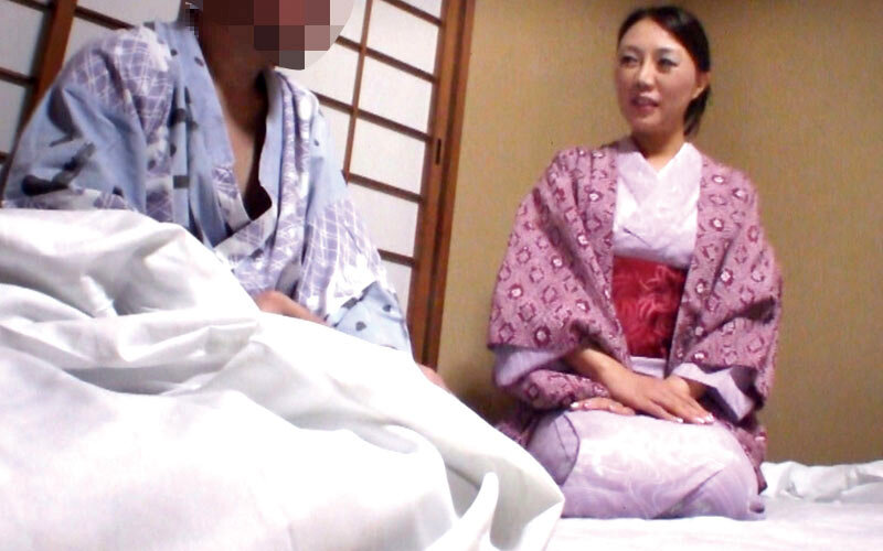 ＜熟女＞ 美人でエロ体型と評判の仲居さんがいる温泉に行って 人妻の仲居...
