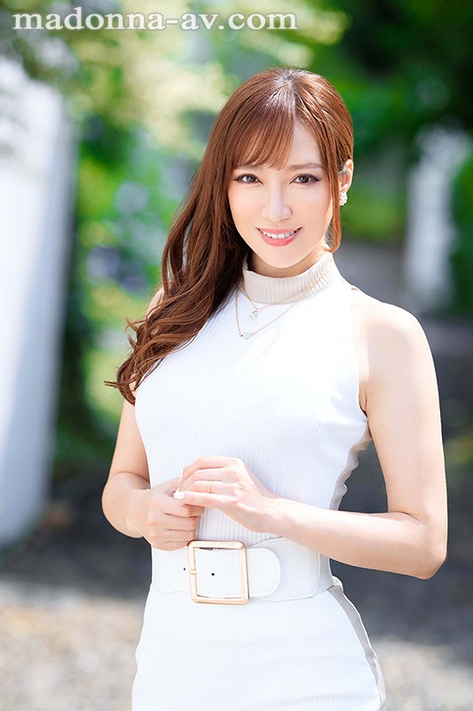 ＜熟女＞ 美魔女という言葉が最も似合う人妻 流川千穂 47歳 AVDe...