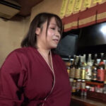 ＜熟女＞ 居酒屋で働くJカップのママちゃん 豊田怜花 【FANZA】