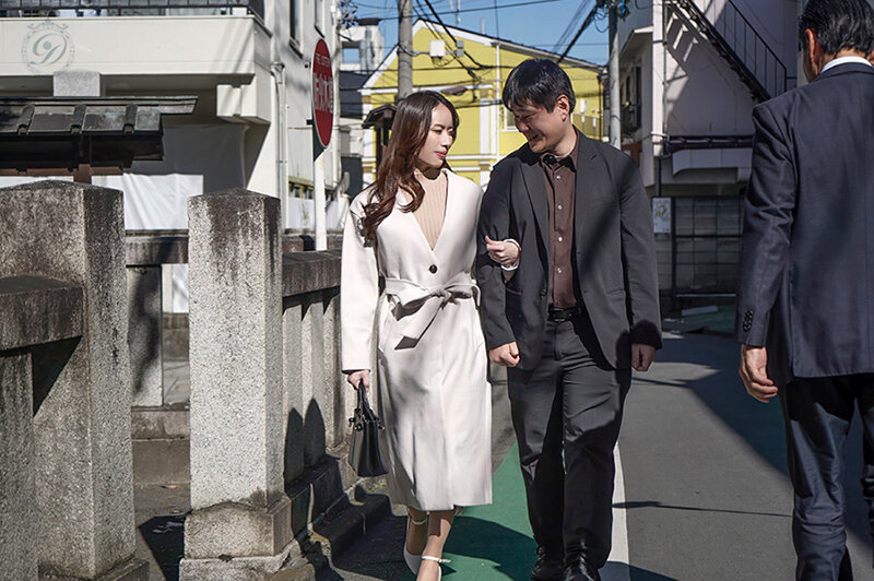 ＜熟女＞ 「今年も給料上がったよ。」嬉しそうに語る夫をよそに私は夫の上...