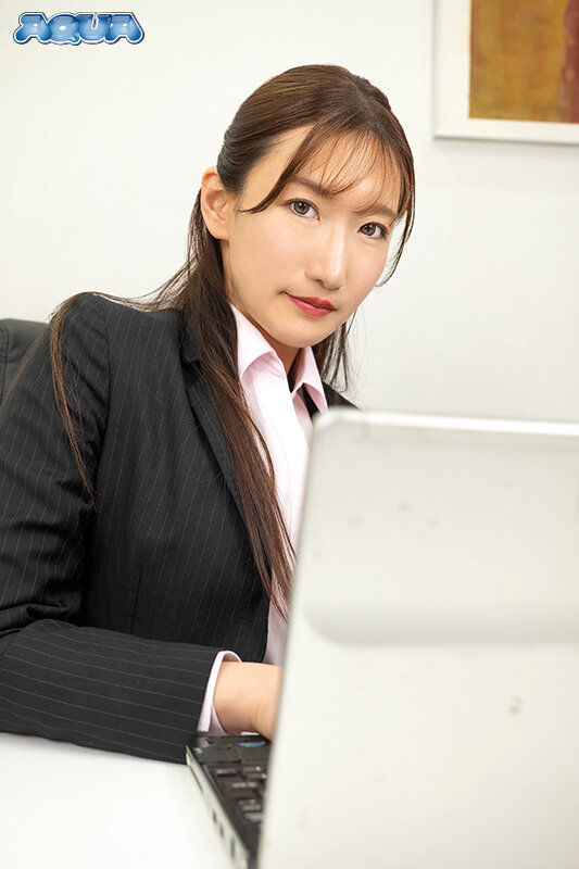 ＜熟女＞ 【VR】皆の前ではシゴデキOL。僕の前では甘々言いなり彼女。...