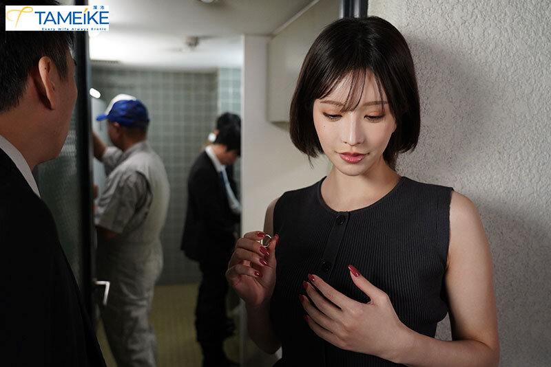 ＜熟女＞ 時間停止できる人妻 時が止まった中で元女王様が夫の部下のアナ...