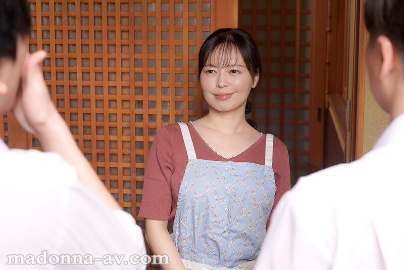 ＜熟女＞ MONROE専属 美容部員の人妻まさかの中出し解禁！！ 美し...