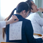 ＜熟女＞ 不良生徒から優等生を守るため…人妻女●師 放課後肉便器 角奈保/花守夏歩 【FANZA】