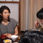 ＜熟女＞ 受験中、1か月禁欲していた僕が友人の母を孕ませてしまった。 宮上唯依花 【FANZA】
