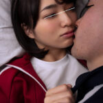 『MM号』 『し～っ！声出したらバレちゃうよ！』『近いんですけど…』修学旅行の奇跡！布団の中でクラスのマドンナと唇と唇の距離1mm！『唇当たったよね？』 【FANZA】