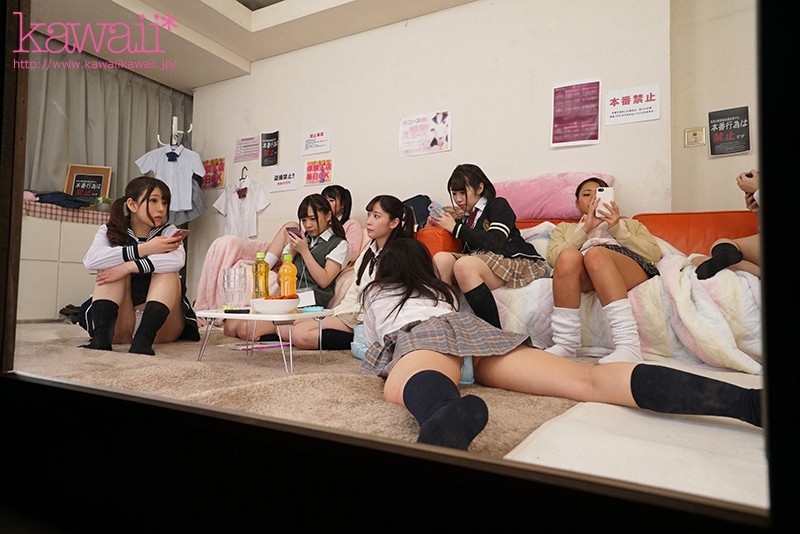 『MM号』 【VR】制服見学店を完全再現 マジックミラー越しにアナタの...