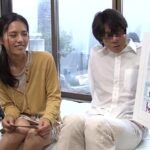 『MM号』 一般男女モニタリングAV 潜在欲求を刺激する究極の寝取られ企画 マジックミラーの向こうには愛する旦那！町内で評判の美人妻とご近所の既婚男性2人が人生初の3Pに挑戦！お隣さんのW勃起チ○ポに恥じらいながらも欲求不満妻のオマ○コから欲しがり汁が溢れ出る！ 【FANZA】