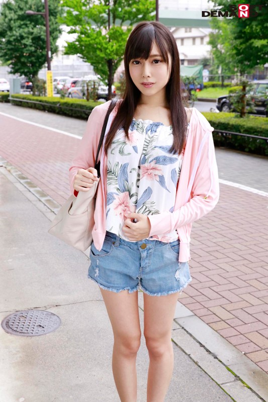 『MM号』 ありさ（22）女子大生 マジックミラー号 透き通る生脚美脚...