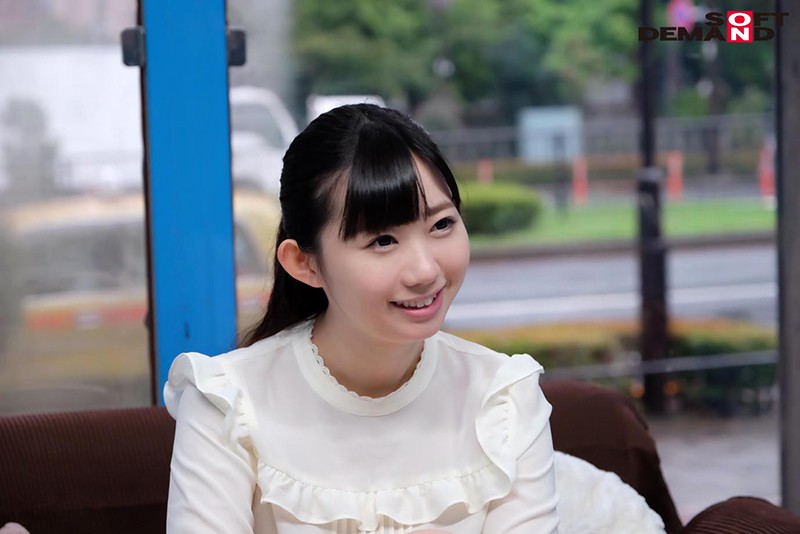 『MM号』 あき（23）素人美女限定 100の質問中に突然デカチンを即...