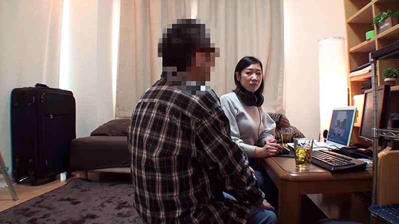 ＜盗撮＞ 地域の公民館ビデオサークルを根城に子煩悩な地味系巨乳ママを喰...