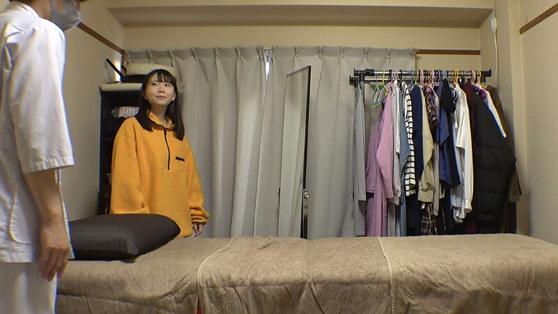 ＜盗撮＞ 媚薬オイルマッサージ 痴●盗撮＆中出し素人娘VOL.50 超...