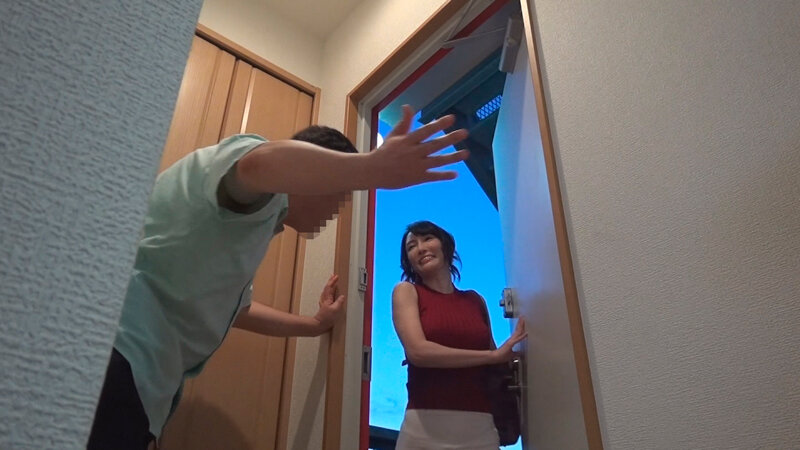 ＜盗撮＞ 激レア盗撮映像！ 甘やかし専門熟女デリヘルの本番行為！ 『F...