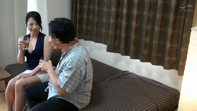 ＜盗撮＞ 手コキだけじゃガマンできない！本番OKな熟女デリ 『FANZ...