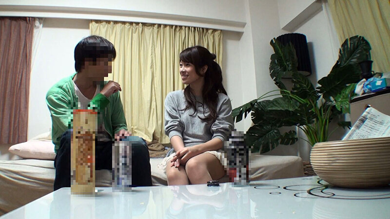 ＜盗撮＞ 「ダメダメ…」は口だけ。ヤリたいオーラ全開の人妻さん 『FA...