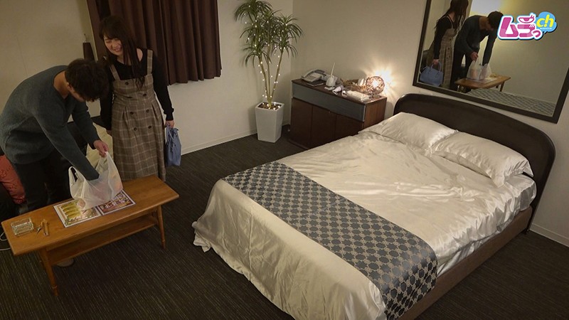 ＜盗撮＞ ニンゲン観察 最初から互いを意識しヤリたくてヤリたくて仕方が...