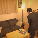 ＜盗撮＞ ニンゲン観察 酔いつぶれ眠る旦那の部下の規格外にも程があるデカチンに魅せられ、旦那の寝る部屋の横で不貞SEXに溺れる若妻 『FANZA』