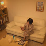 ＜盗撮＞ ニンゲン観察 息子の友達に襲われるも、若茎に何度もイカされ快楽堕ちする欲求不満な奥様 『FANZA』