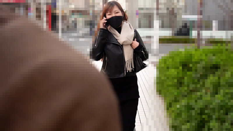 ＜盗撮＞ 痴●電車＃037 全身黒コーデのOL 『FANZA』