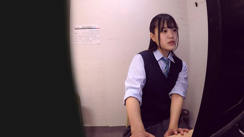 ＜盗撮＞ 女子校生オナニー盗撮 一心不乱にクリを擦り続け「アヘ顔イキ狂...