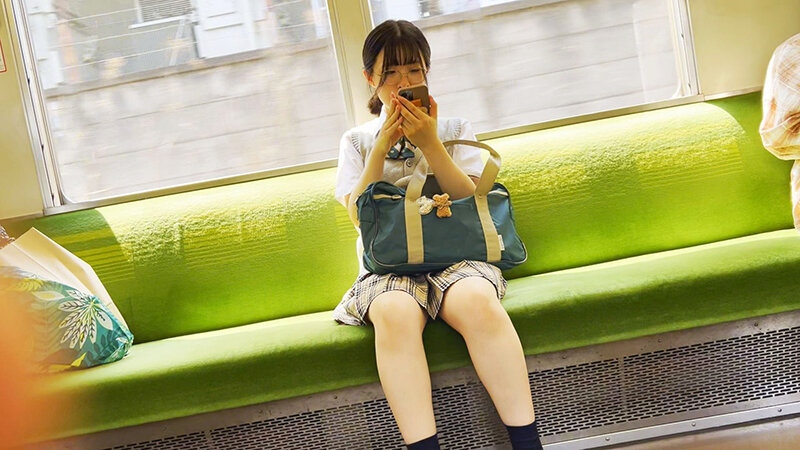 ＜盗撮＞ おいかけまわし【20**/**/**】 家入ゆり 『FANZ...