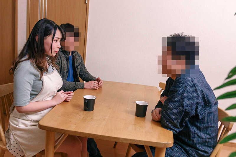 ＜盗撮＞ 引退した私が優しくて美人な倅の嫁と日常的にSEXしている様子...