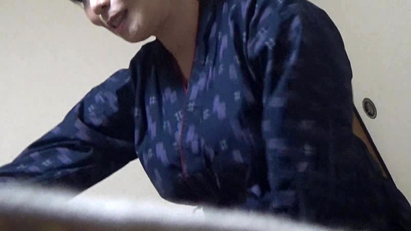 ＜盗撮＞ 巨乳と評判の仲居さんがいる旅館に行って 仲居さんを強引に口説...