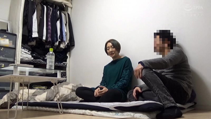 ＜盗撮＞ 俺の家にやってきたきれいなおばさん3 『FANZA』