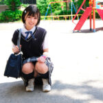 ＜盗撮＞ 近所で見つけた女子校生Yちゃんと失神キメセク遊び【素人投稿】 『FANZA』