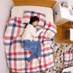 ＜盗撮＞ 【VR】HQ高画質 幽体離脱できたからいろんな部屋を覗いてみたら女子はオナニーしまくりだし、兄は童貞の俺とは違い彼女とよろしくヤってるし、憑依できるか試したらあっさり成功！これで俺はいろんな女とヤリまくれる！ 『FANZA』