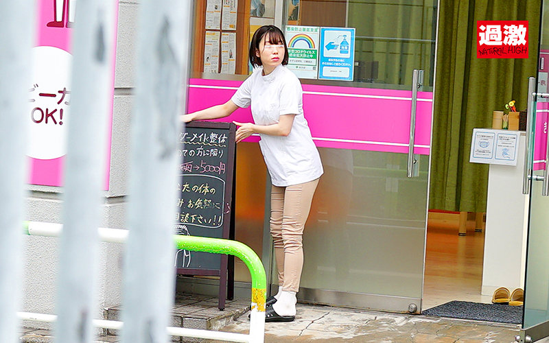 ＜盗撮＞ 強奪寝取りストーカー痴● 彼氏が近くにいる状況で痴●師と化し...