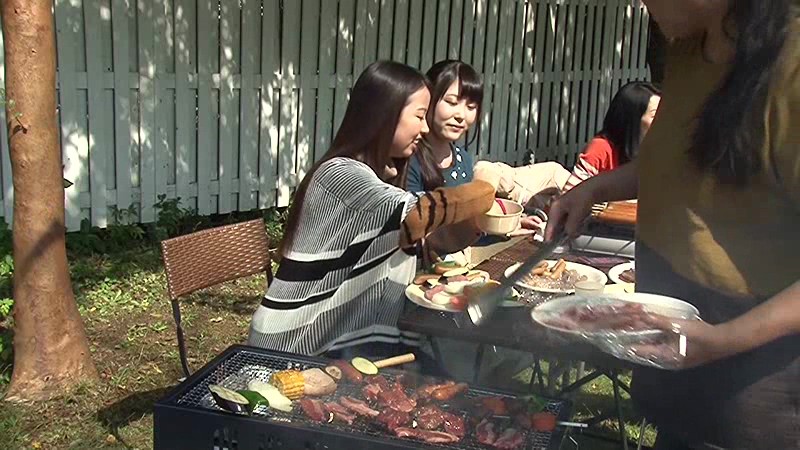 ＜盗撮＞ 婦人会のBBQ大会で全裸羞恥芸をさせられていた僕の妻 『FA...